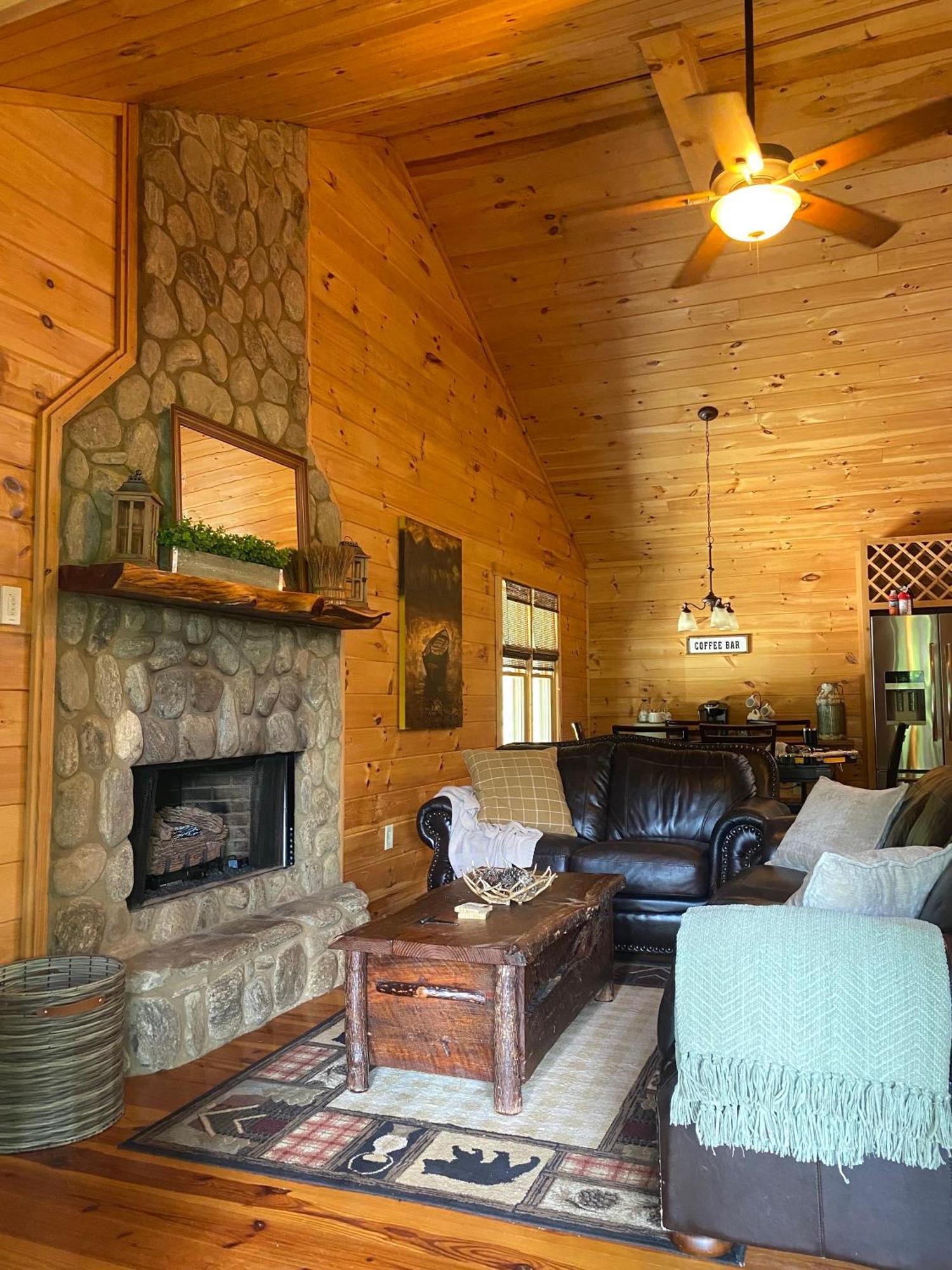 فيلا The Cozy Lazy Laurel With Year-Round Mountain Views, Hot Tub, Fire Pit Cherry Log المظهر الخارجي الصورة