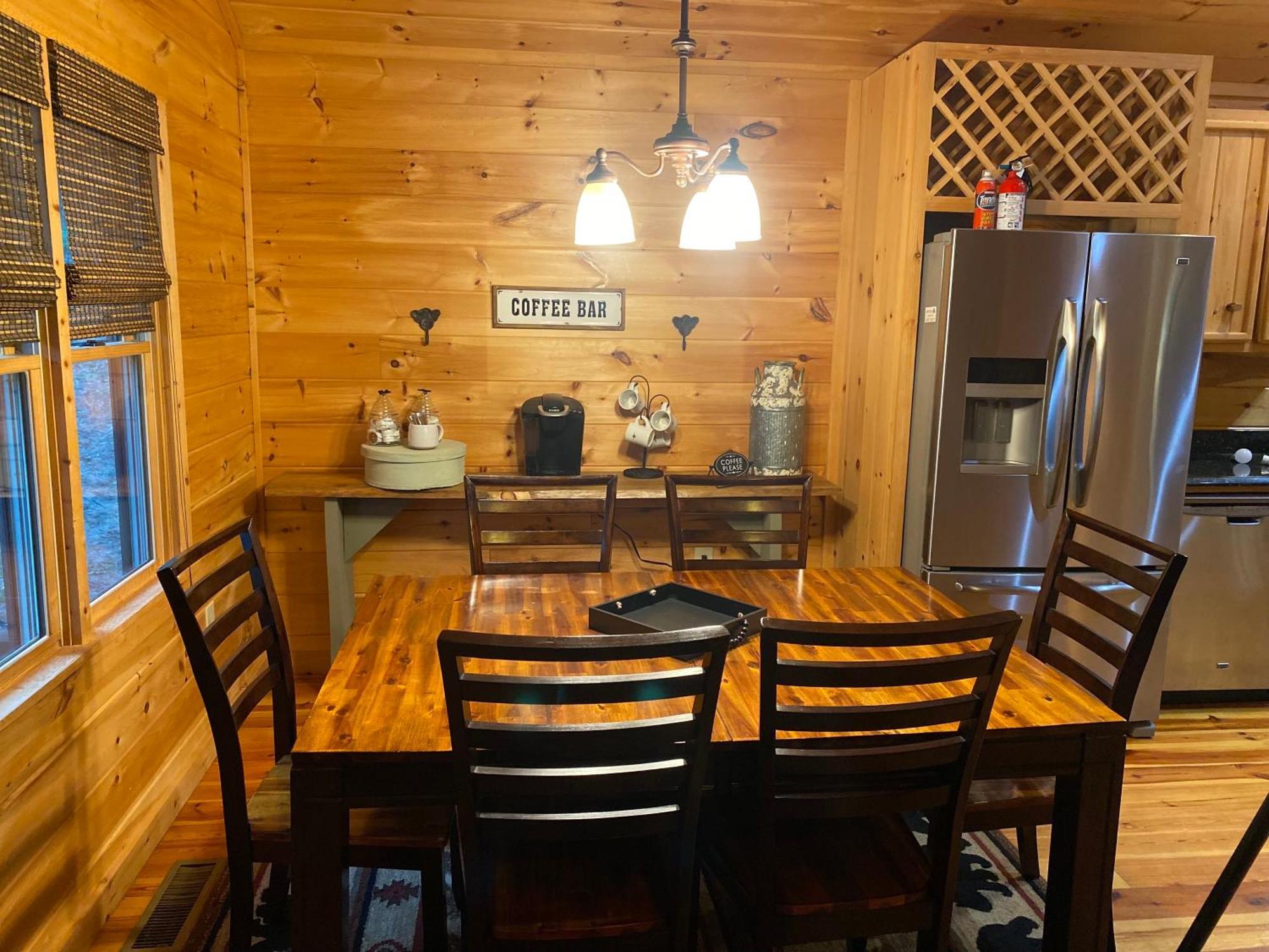 فيلا The Cozy Lazy Laurel With Year-Round Mountain Views, Hot Tub, Fire Pit Cherry Log المظهر الخارجي الصورة