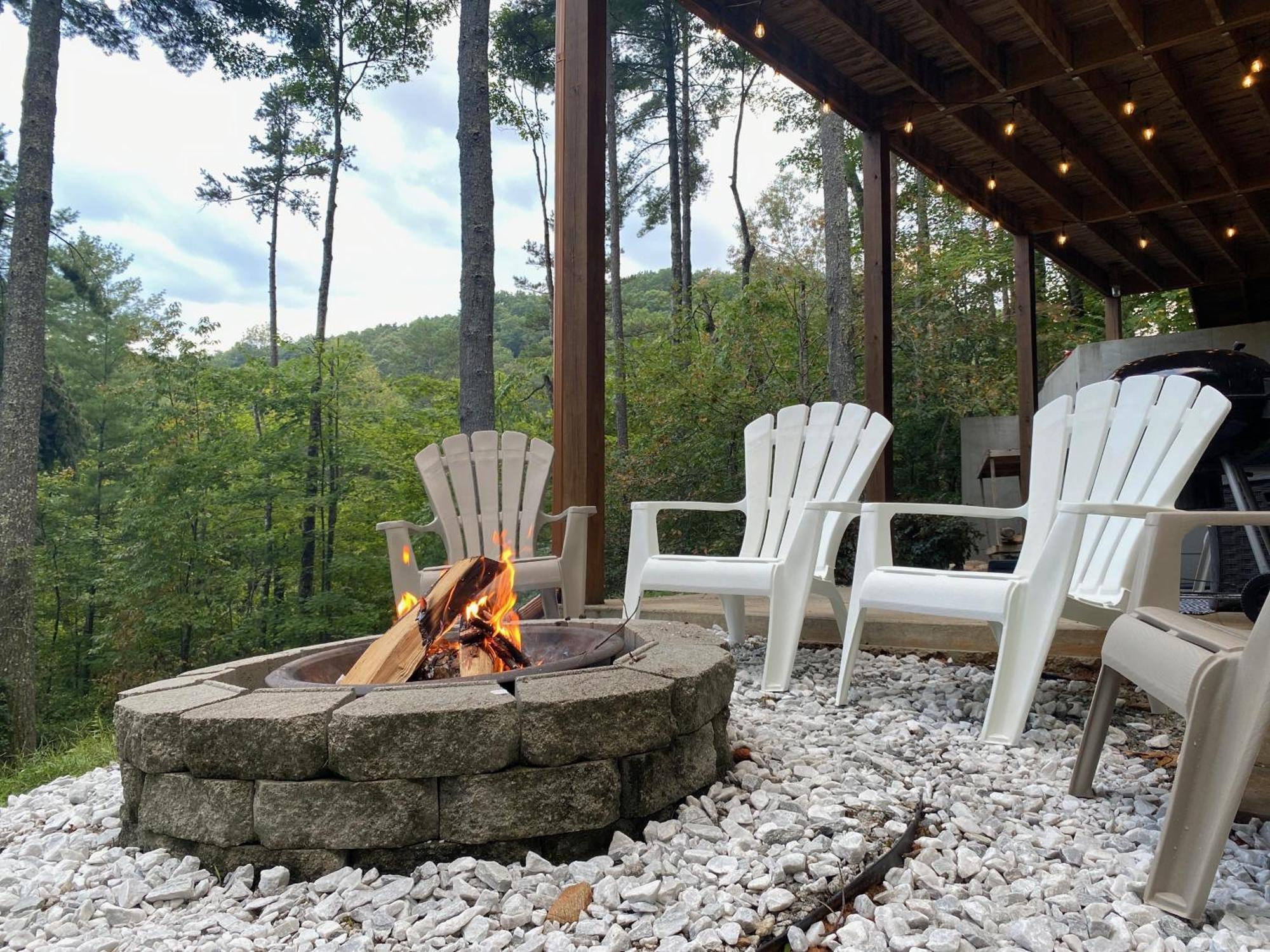 فيلا The Cozy Lazy Laurel With Year-Round Mountain Views, Hot Tub, Fire Pit Cherry Log المظهر الخارجي الصورة