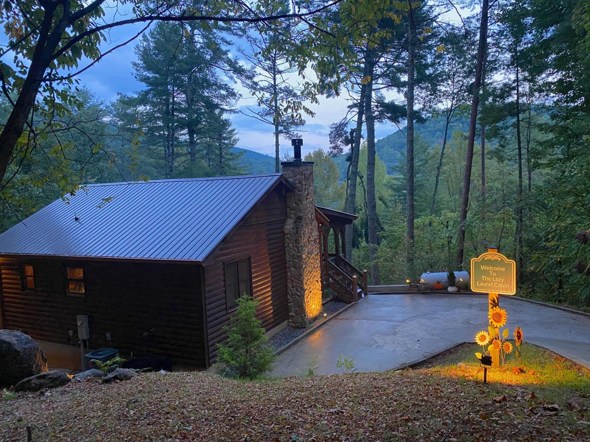 فيلا The Cozy Lazy Laurel With Year-Round Mountain Views, Hot Tub, Fire Pit Cherry Log المظهر الخارجي الصورة